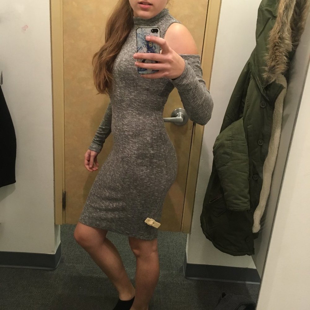 Cute Body-con Dress with Shoulder-Less Sleeves 🦓